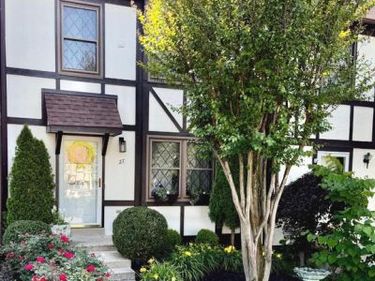27 LYNDHURST COURT, STERLING, VA 20165
