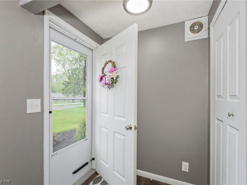 1924 Westwood Drive, Twinsburg, OH 44087 Photo 3