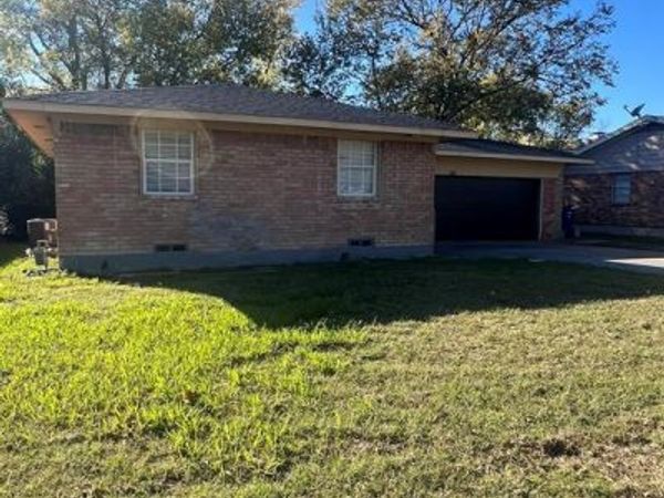 2419 N Prairie Creek Road, Dallas, TX 75227