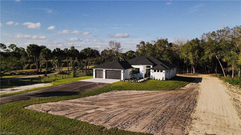 2565 28th Ave Se, Naples, FL 34117 Photo