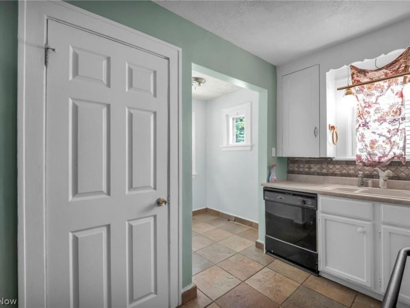 21821 Wilmore Avenue , Euclid, OH 44123 Photo 16