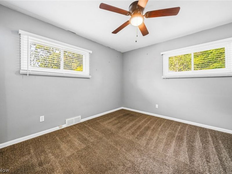 1976 Beverly Hills Drive, Richmond Heights, OH 44143 Photo 9