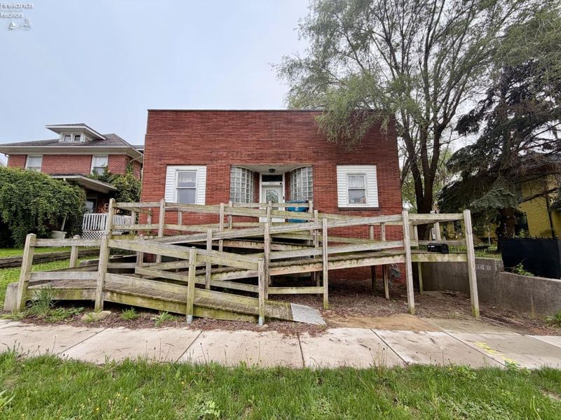 807 E State Street, Fremont, OH 43420 Photo 1