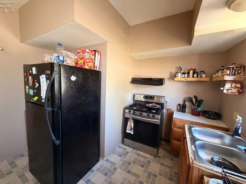 807 E State Street, Fremont, OH 43420 Photo 10
