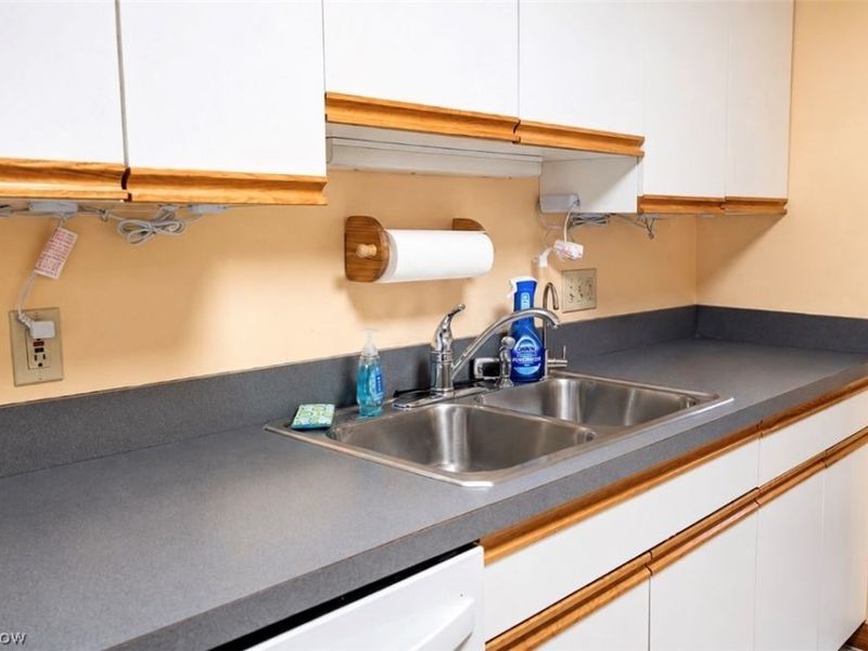 6215 Hidden Creek Drive, Unit 316, Lorain, OH 44053 Photo 10