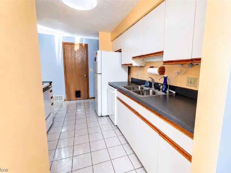 6215 Hidden Creek Drive, Unit 316, Lorain, OH 44053 Photo 11