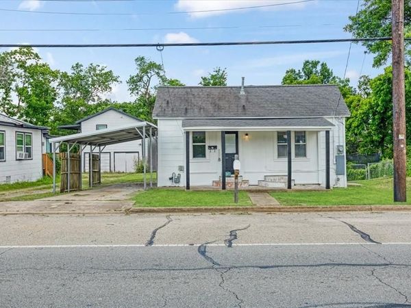 715 W Sam Rayburn Drive, Bonham, TX 75418