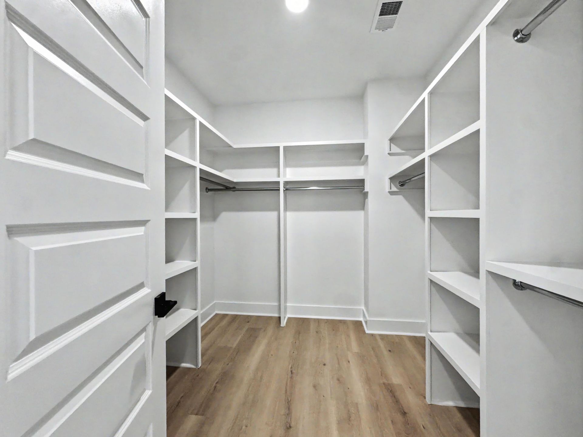 196 Challedon Drive Photo 23