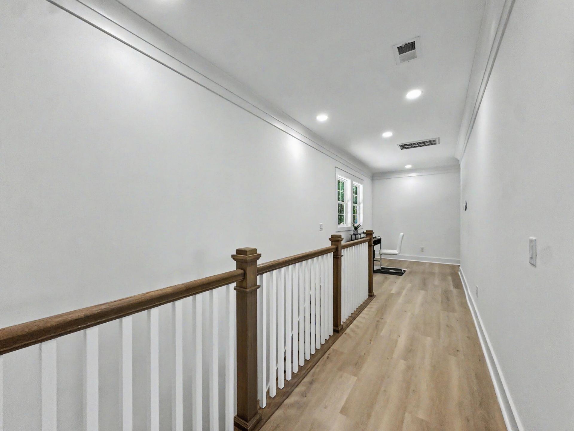 196 Challedon Drive Photo 32