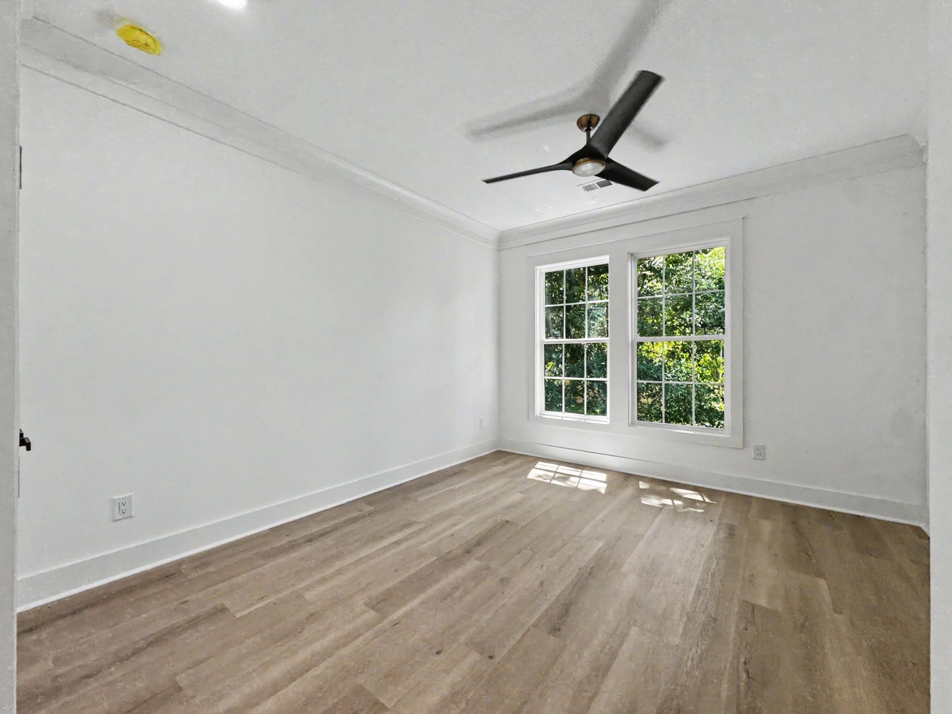 196 Challedon Drive Photo 40