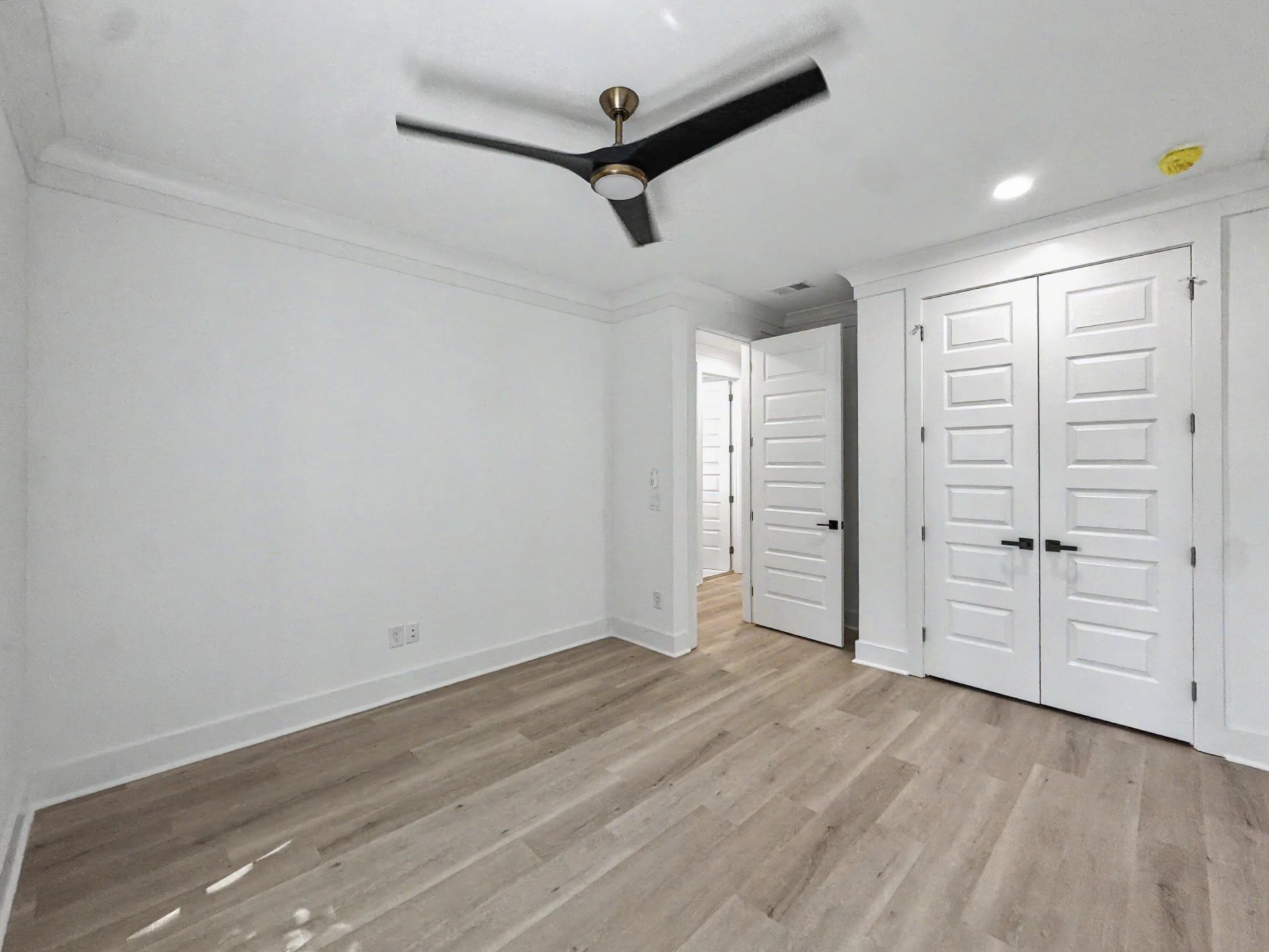 196 Challedon Drive Photo 41