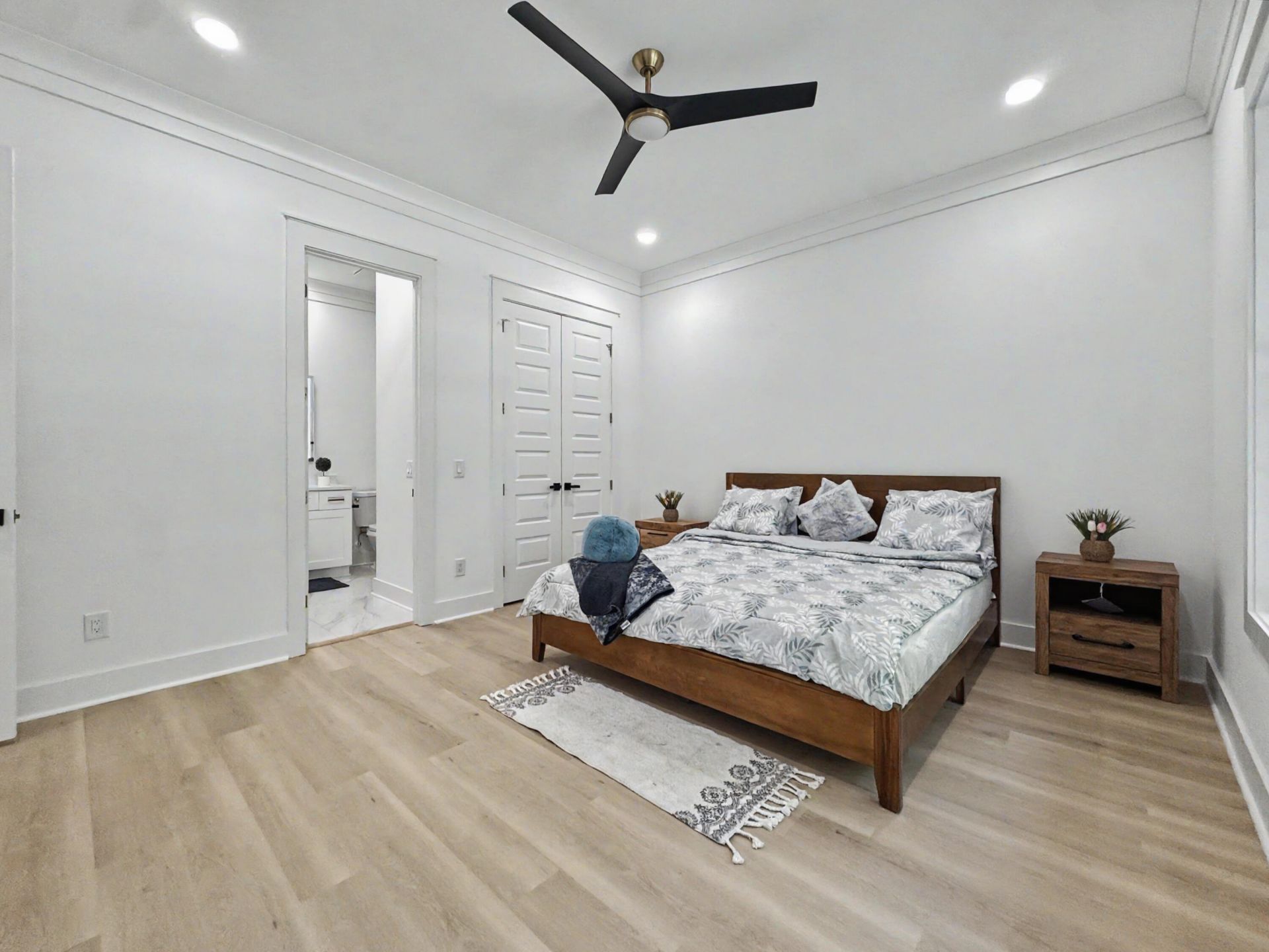 196 Challedon Drive Photo 43