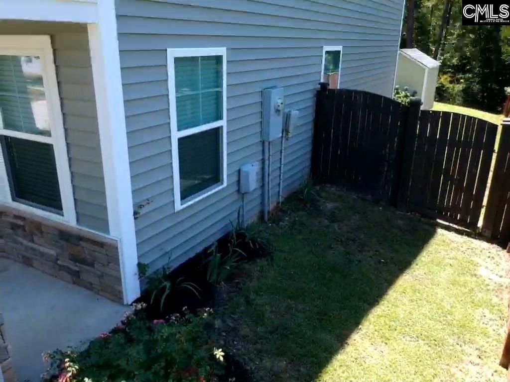 457 Drooping Leaf Road  Photo 7