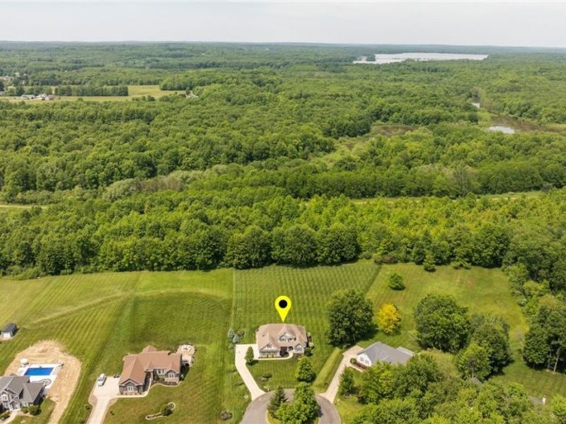 4875 Deerfield Court, Mantua, OH 44255 Photo 12