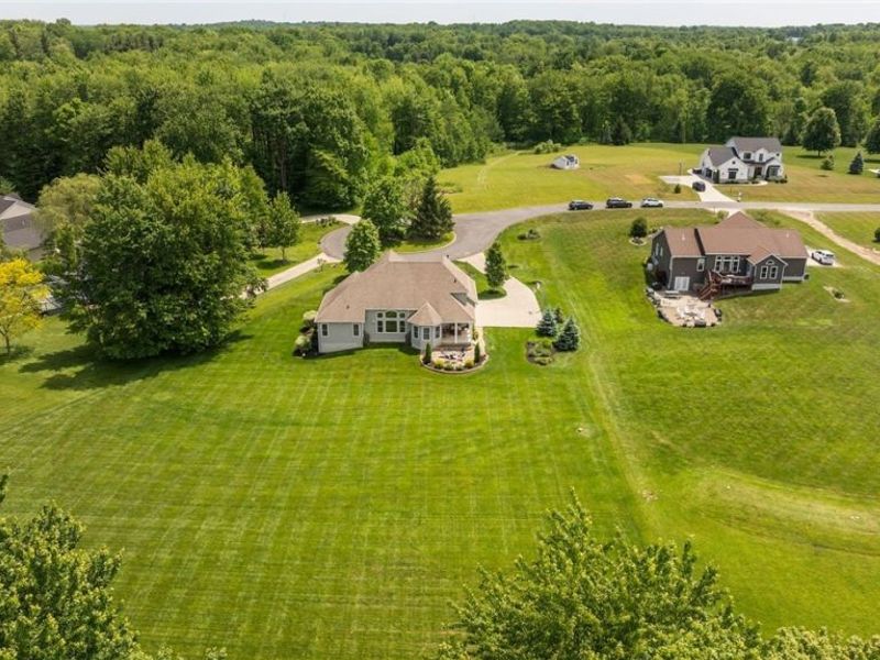 4875 Deerfield Court, Mantua, OH 44255 Photo 13