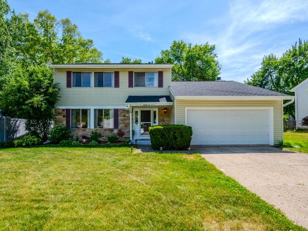 30w071 Elmwood Court, Warrenville, IL 60555