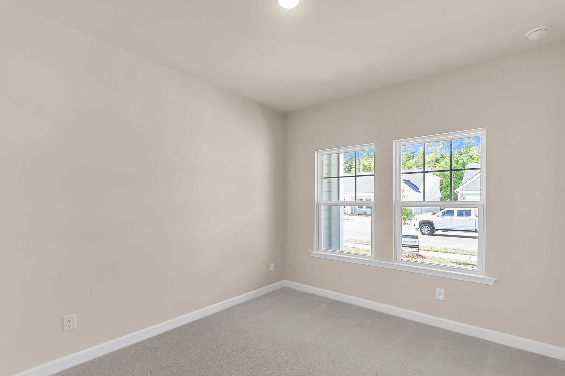 5085 Blackberry Lane Photo 14