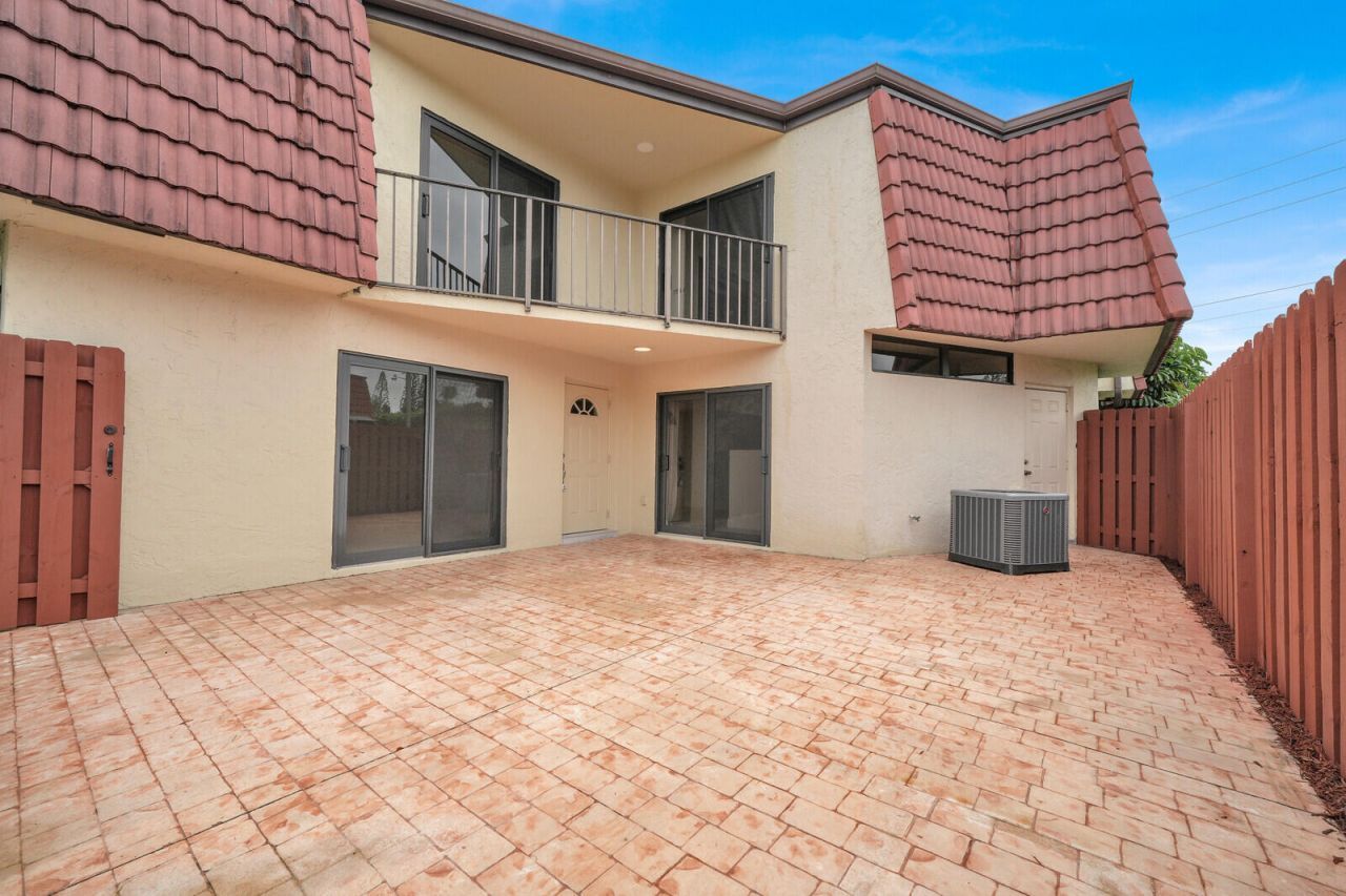 3878 Victoria Drive, West Palm Beach, FL 33406 Photo