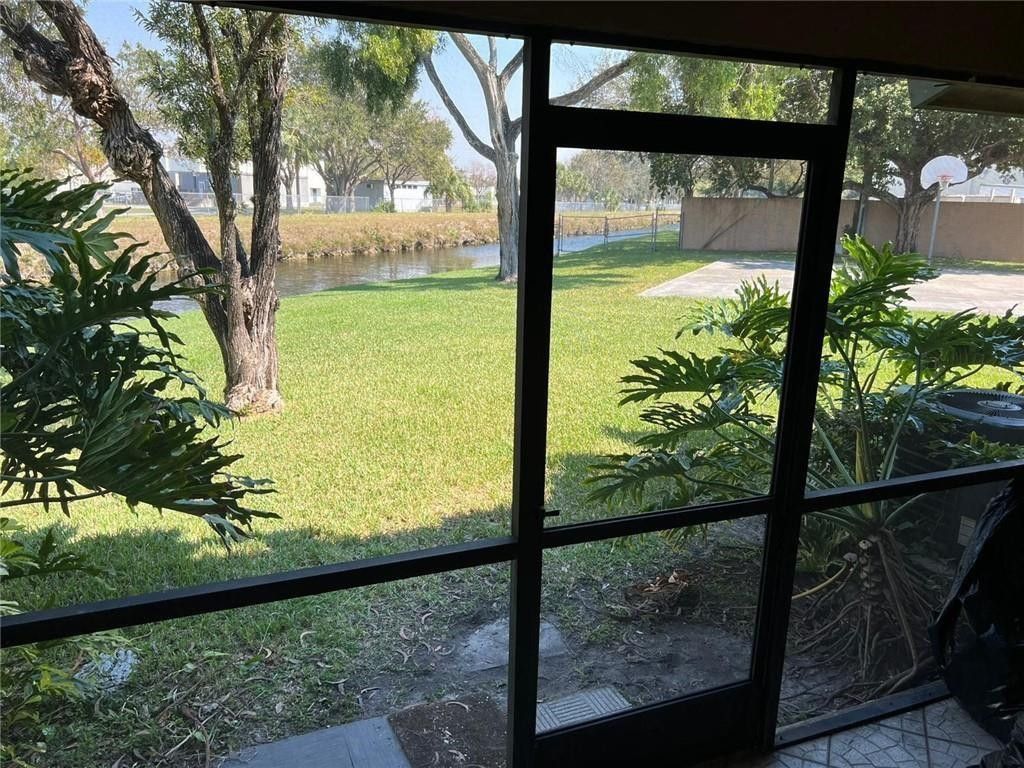 9015 W Sunrise Boulevard, Plantation, FL 33322 Photo