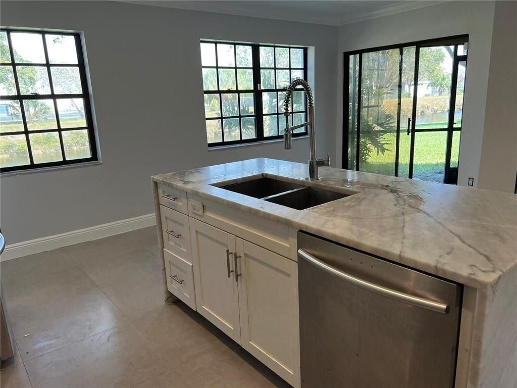 9015 W Sunrise Boulevard, Plantation, FL 33322 Photo