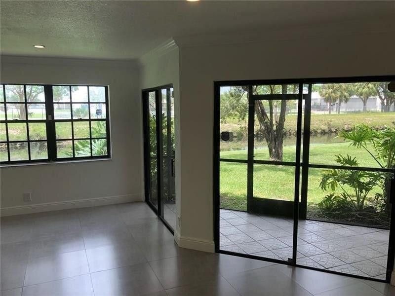 9015 W Sunrise Boulevard, Plantation, FL 33322 Photo