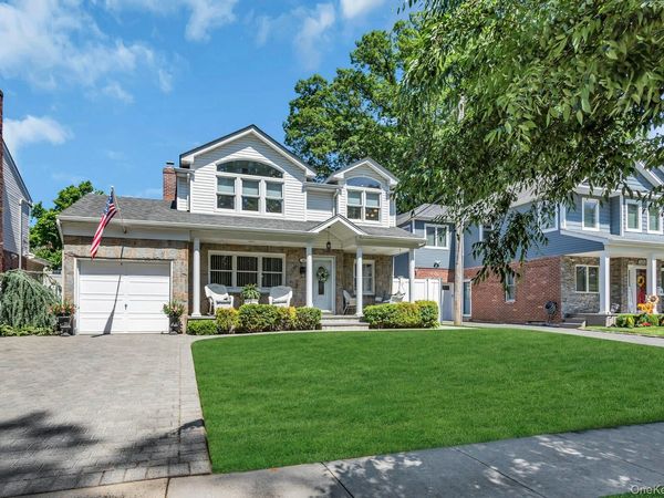 12 Pinewood Lane, New Hyde Park, NY 11040