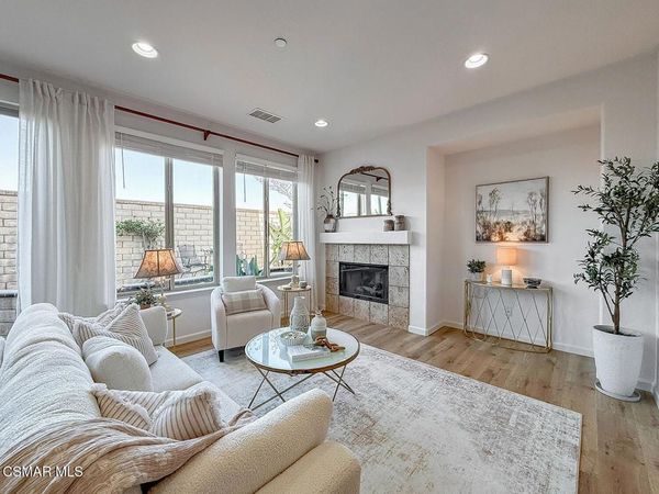 6838 Simmons Way, Moorpark, CA 93021