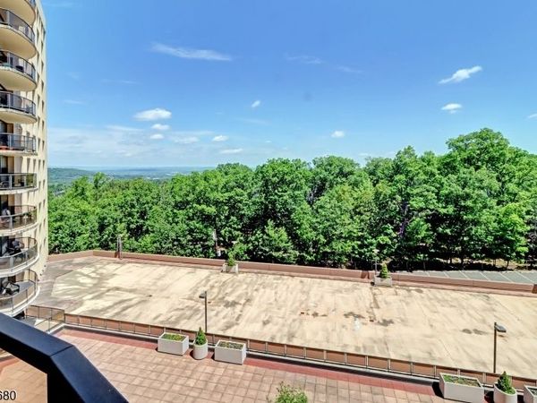 2 Claridge Dr. 5GW, Verona, NJ 07044