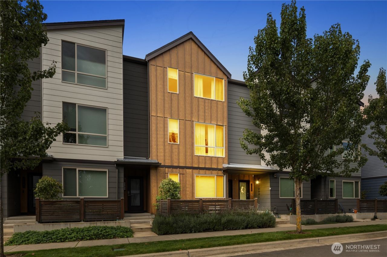 32731 Madrona Avenue Se, Black Diamond, WA 98010
