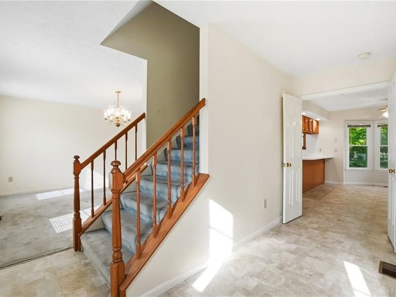731 Farmbrook Drive, Beavercreek, OH 45430 Photo 8