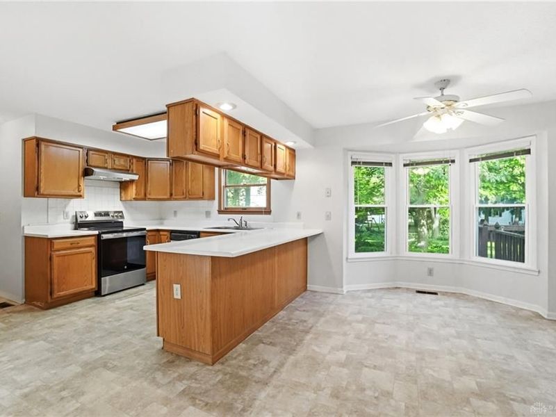 731 Farmbrook Drive, Beavercreek, OH 45430 Photo 9