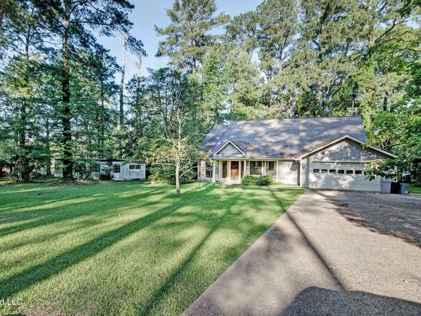 333 Lake Harbor Road, Brandon, MS 39047