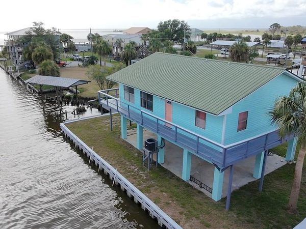 103 W 4th Ave, Horseshoe Beach, FL 32648