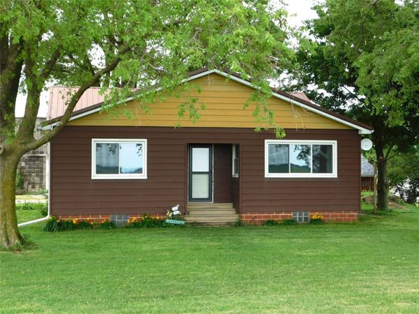 929 320th Street, Woodward, IA 50276
