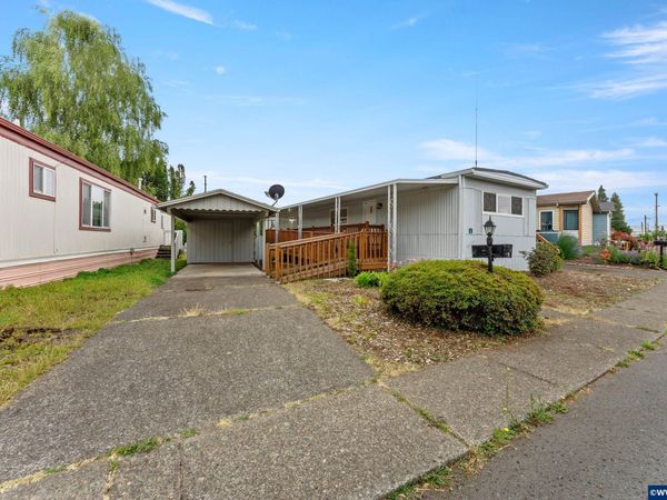 570 N 10th Av, Cornelius, OR 97113