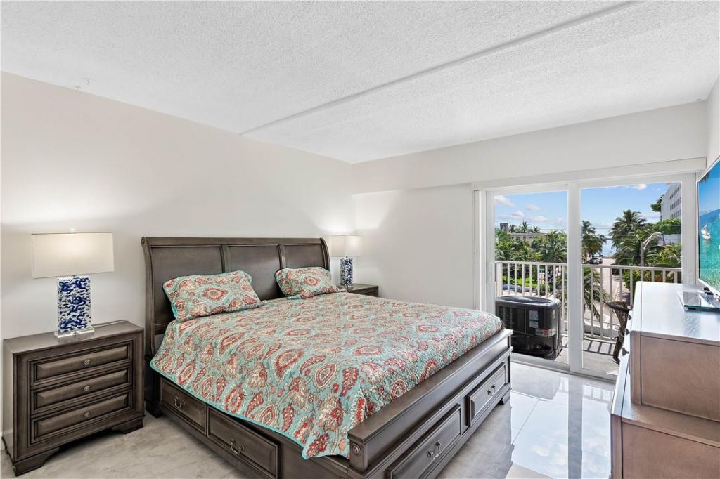 95 N Birch Road, Unit 405, Fort Lauderdale, FL 33304 Photo