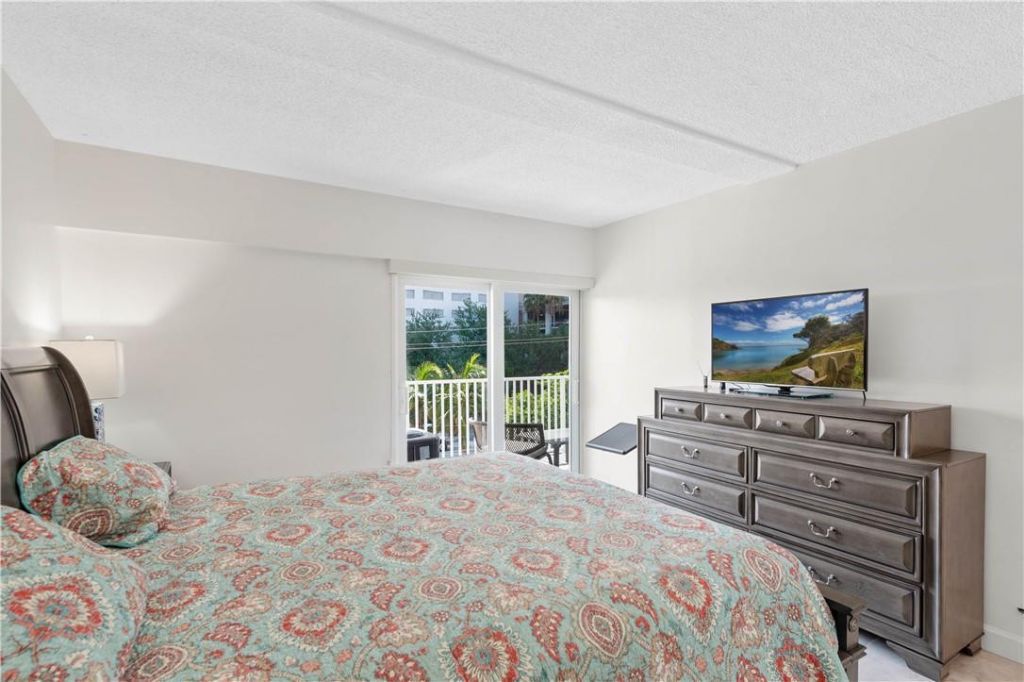 95 N Birch Road, Unit 405, Fort Lauderdale, FL 33304 Photo