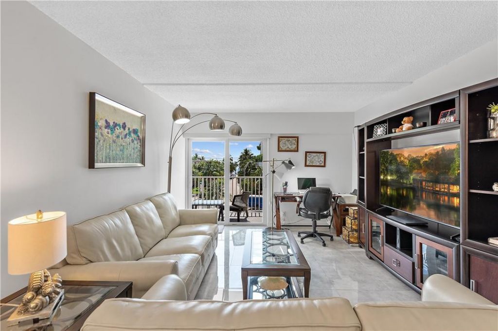 95 N Birch Road, Unit 405, Fort Lauderdale, FL 33304 Photo