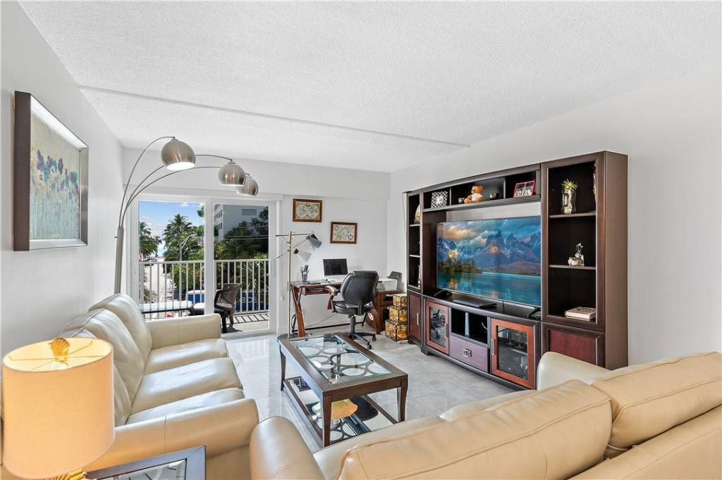 95 N Birch Road, Unit 405, Fort Lauderdale, FL 33304 Photo