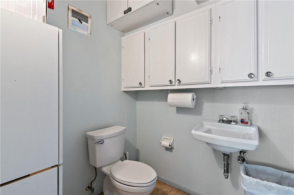 95 N Birch Road, Unit 405, Fort Lauderdale, FL 33304 Photo