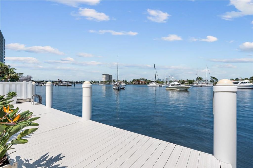 95 N Birch Road, Unit 405, Fort Lauderdale, FL 33304 Photo