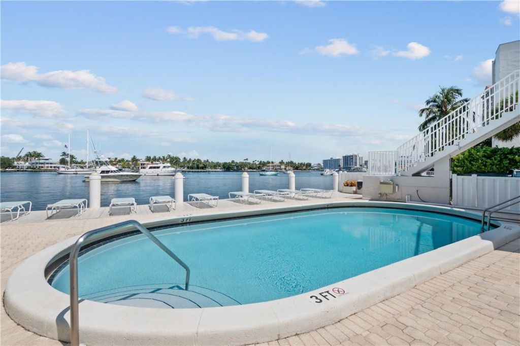 95 N Birch Road, Unit 405, Fort Lauderdale, FL 33304 Photo
