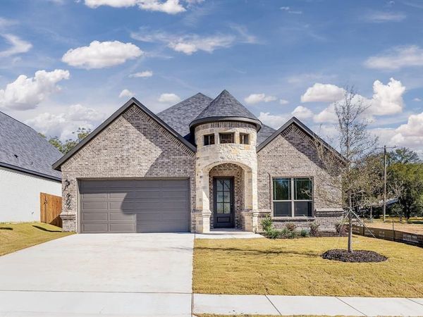 902 Boston Lane , River Oaks, TX 76114