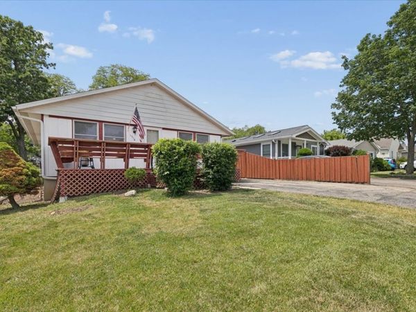 1518 Ridgeway Street , Round Lake Beach, IL 60073