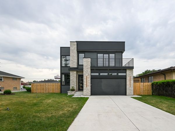 4015 Goss Avenue, Schiller Park, IL 60176
