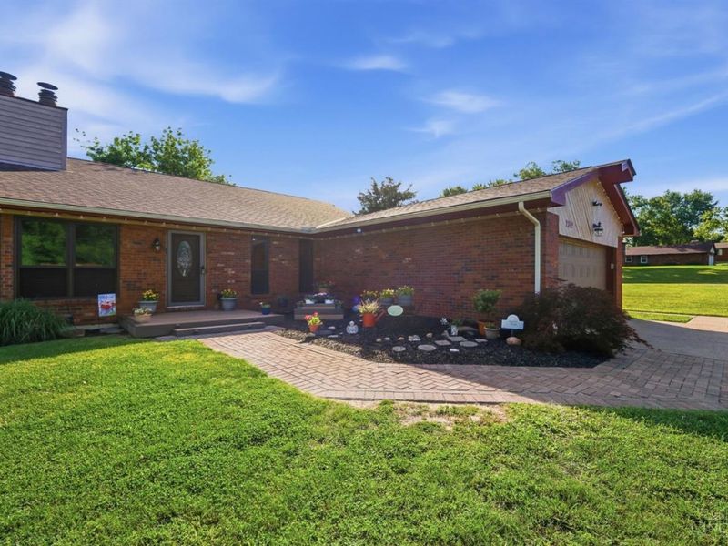 2312 Bevington Lane, Hamilton, OH 45013 Photo 4
