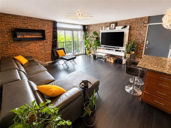 2933 Baltimore Avenue, Unit 302, Kansas City, MO 64108