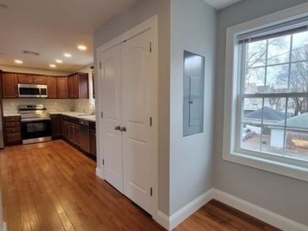 944 Warren Ave, Unit 2 F, Brockton, MA 02301