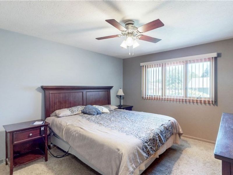 10216 Harmony Lane , Brooklyn, OH 44144 Photo 11