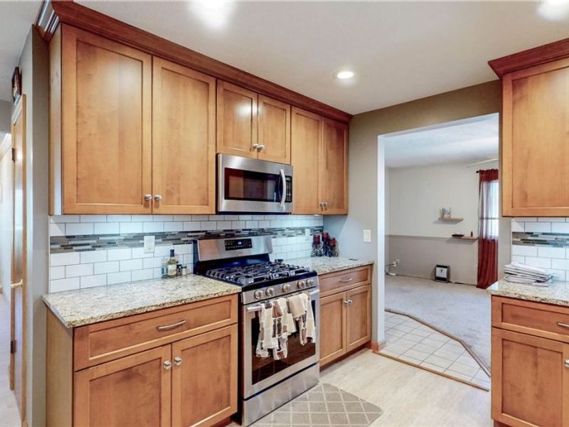 10216 Harmony Lane , Brooklyn, OH 44144 Photo 4
